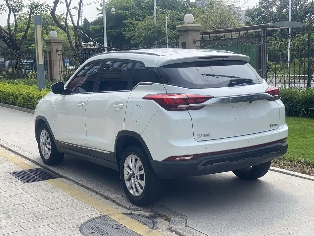 BAIC X3 1.5 T CVT Glory