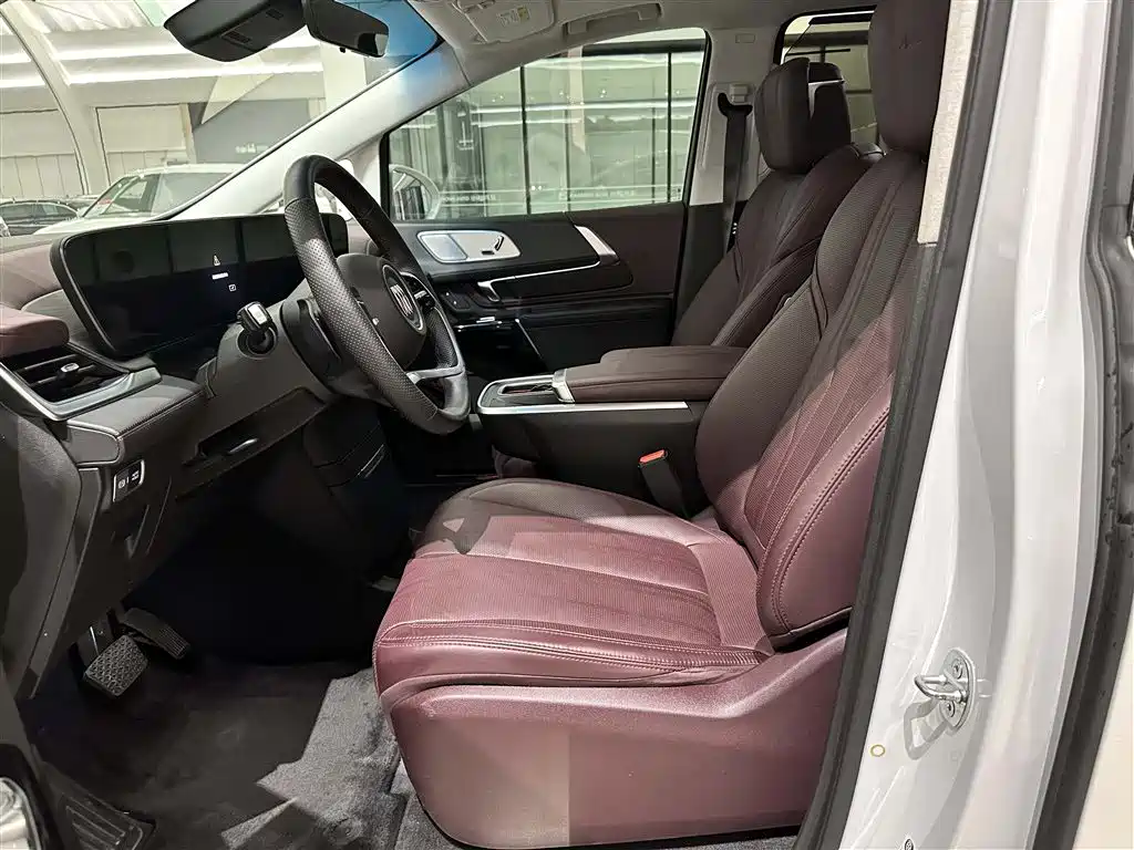 Century 2.0 T 6-seat Heritage