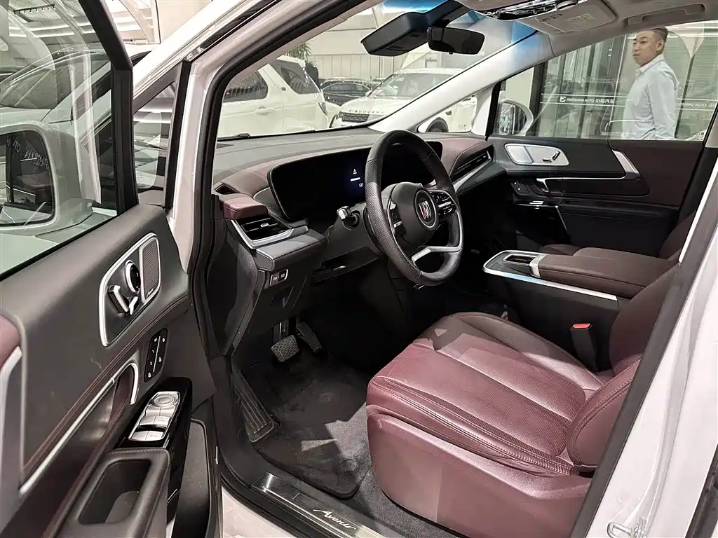Century 2.0 T 6-seat Heritage
