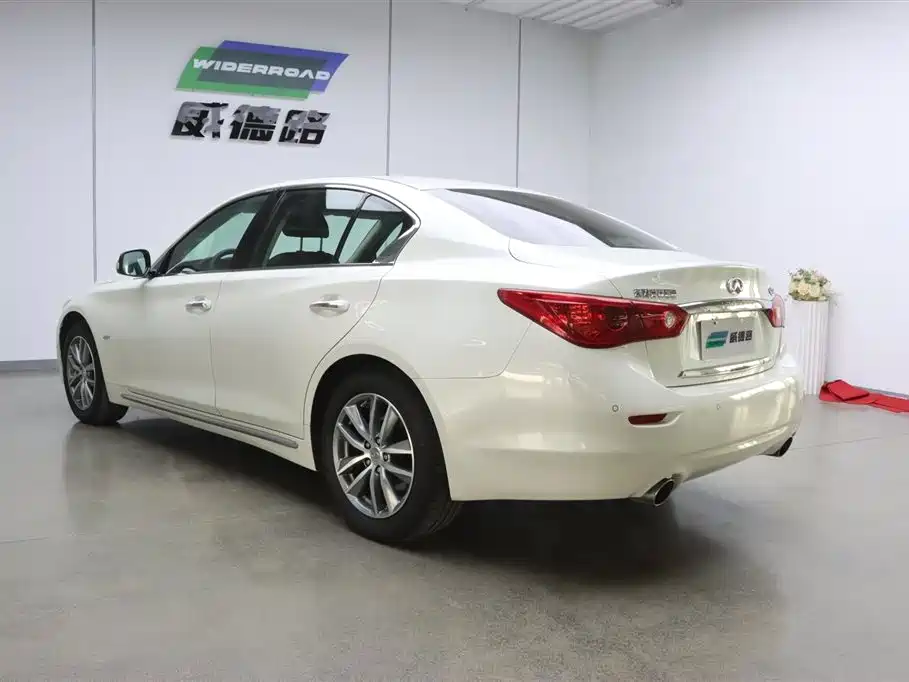 Infiniti Q50 L 2.0 T Joy