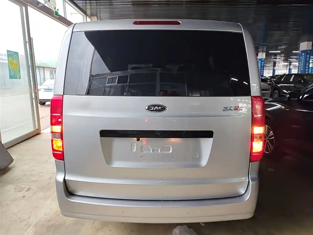 Refine M3 瑞风M3 2025款 1.8 L 手动舒适版 7/8座