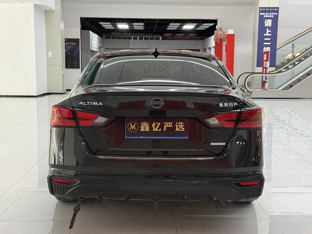 Teana Facelift 2.0 L XL Upper Smart Travel