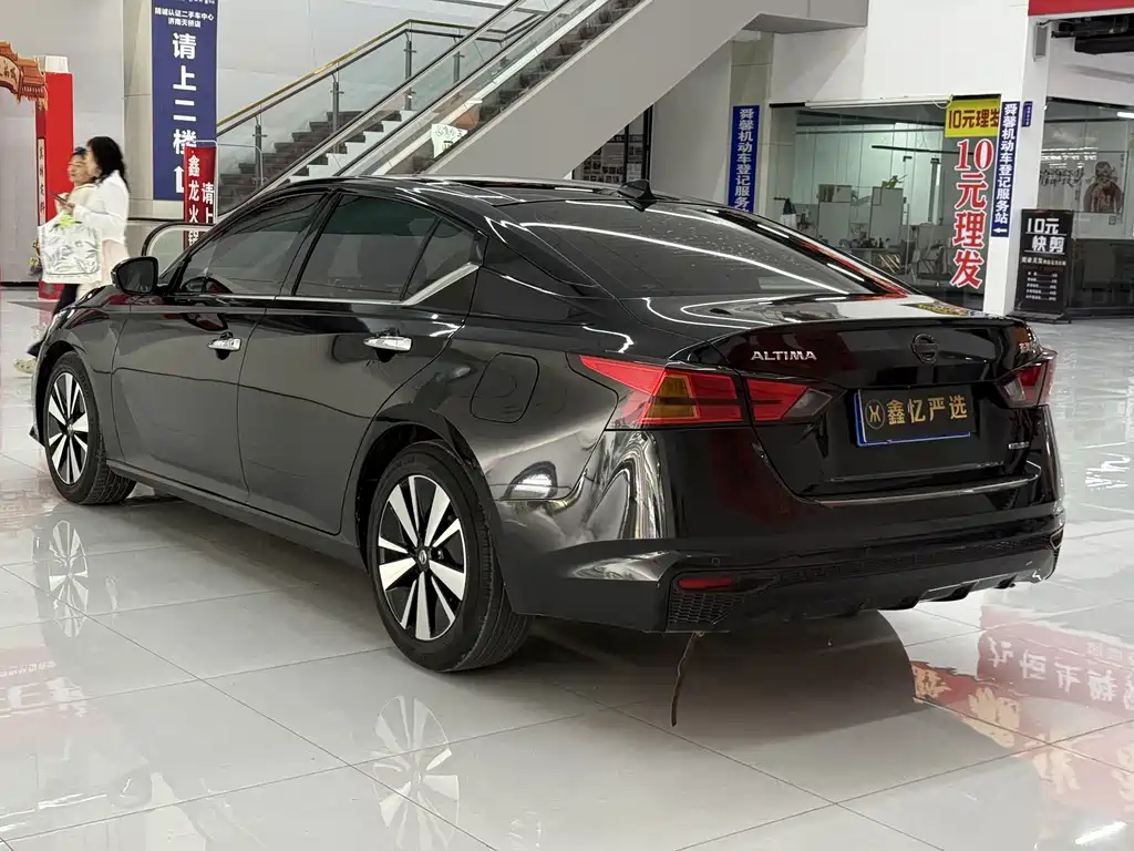 Teana Facelift 2.0 L XL Upper Smart Travel