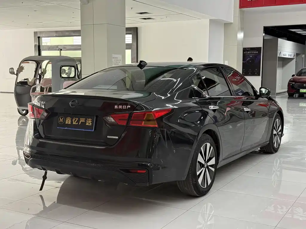 Teana Facelift 2.0 L XL Upper Smart Travel