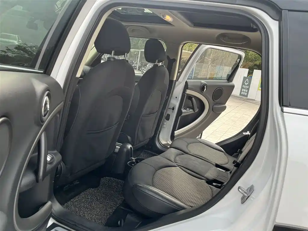 MINI COUNTRYMAN 1.6 T COOPER ALL4 Fun