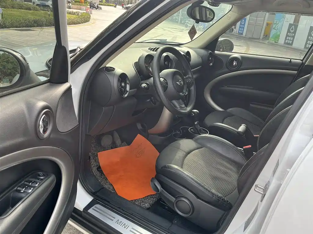 MINI COUNTRYMAN 1.6 T COOPER ALL4 Fun
