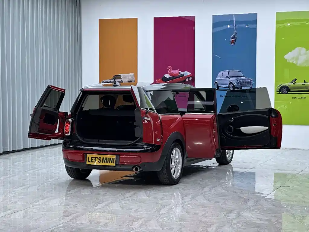 MINI CLUBMAN 1.6 L COOPER Fun