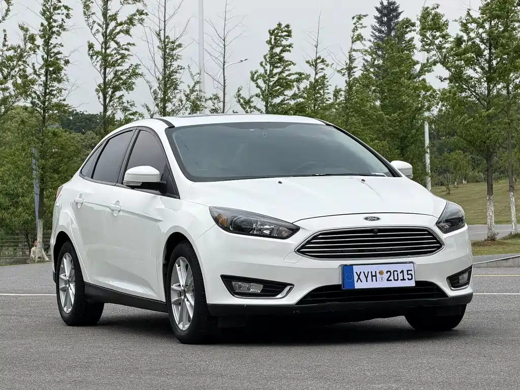 Focus Sedan 1.6 L Auto Style Smart Travel