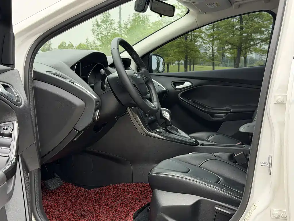 Focus Sedan 1.6 L Auto Style Smart Travel