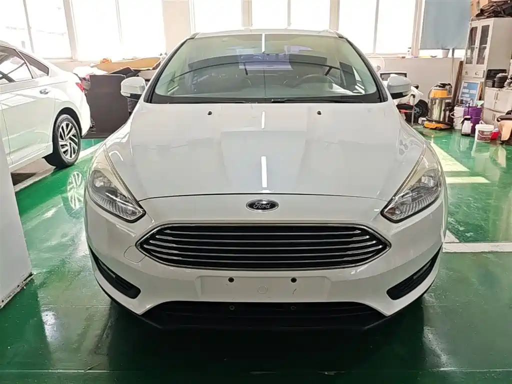 Focus Sedan 1.6 L Auto Comfort