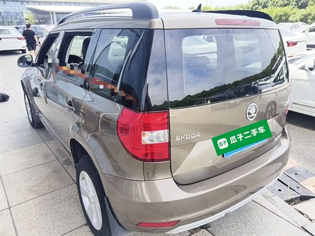 Yeti TSI280 DSG Forward