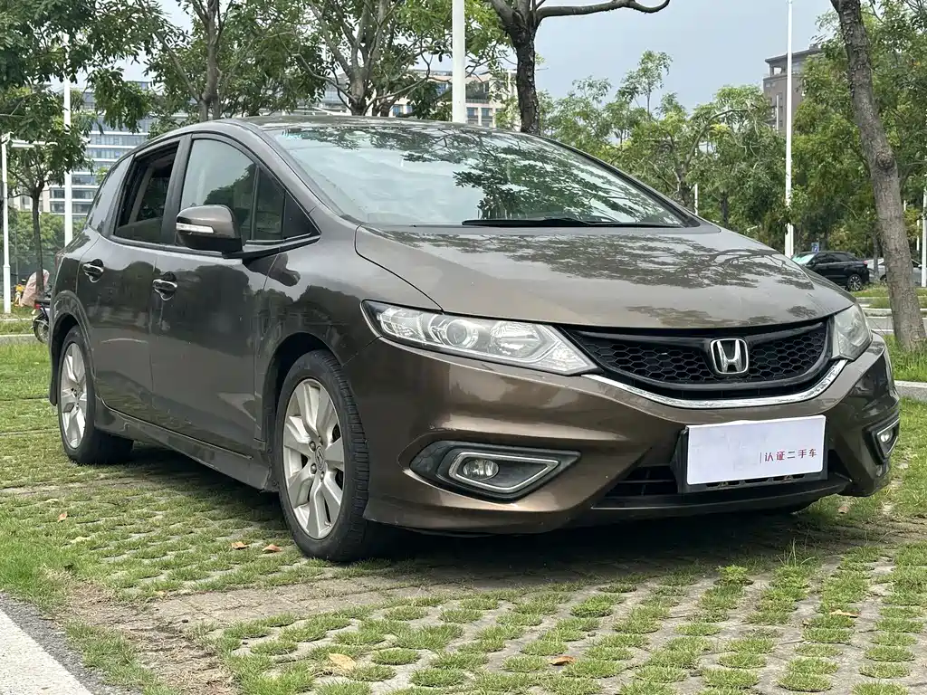 Jade 1.8 L Auto Comfort Elite 5-seat