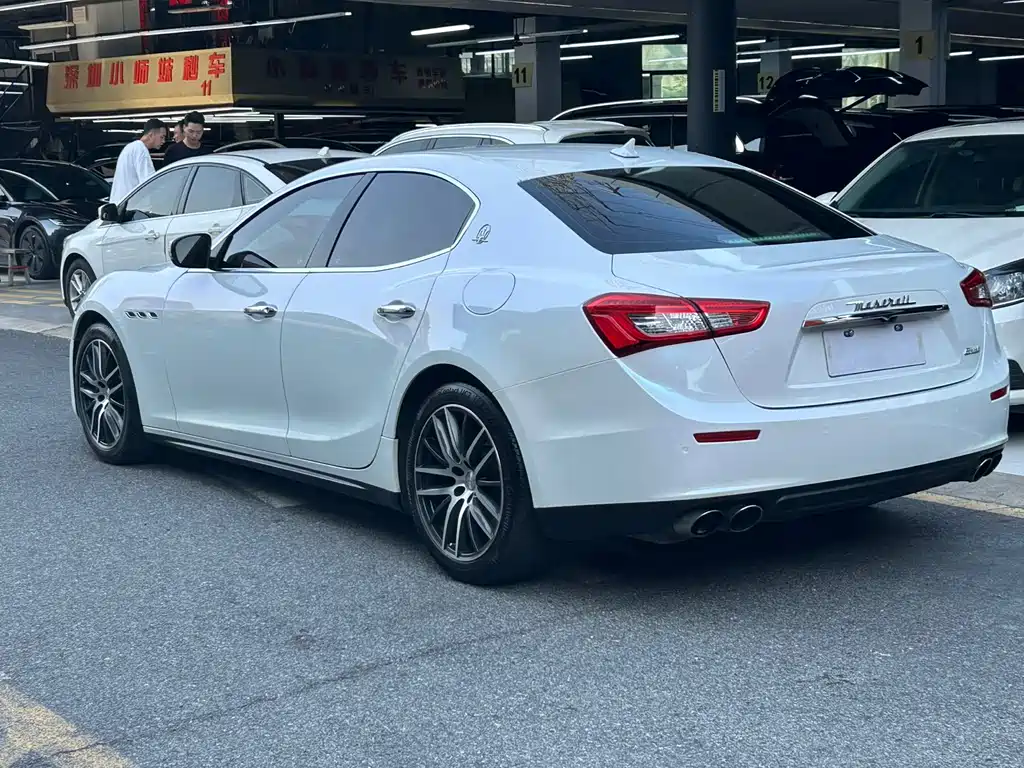 Ghibli 3.0 T Standard