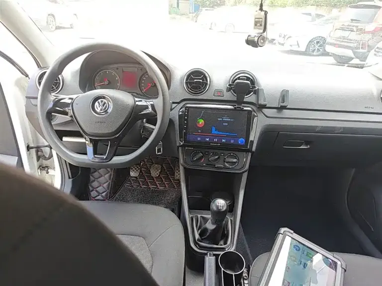 Volkswagen Jetta 1.4 L Manual Fashion