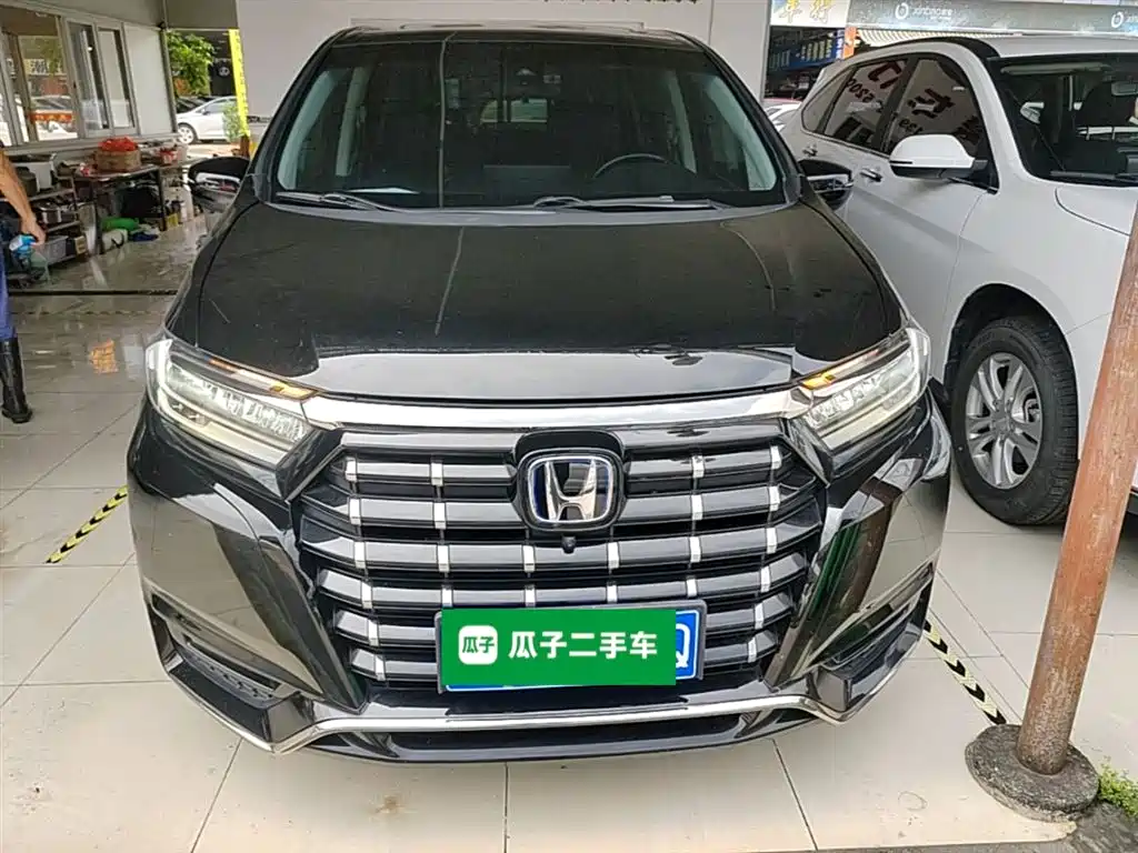Elysion 2.0 L e:HEV Luxury Early Enjoyment