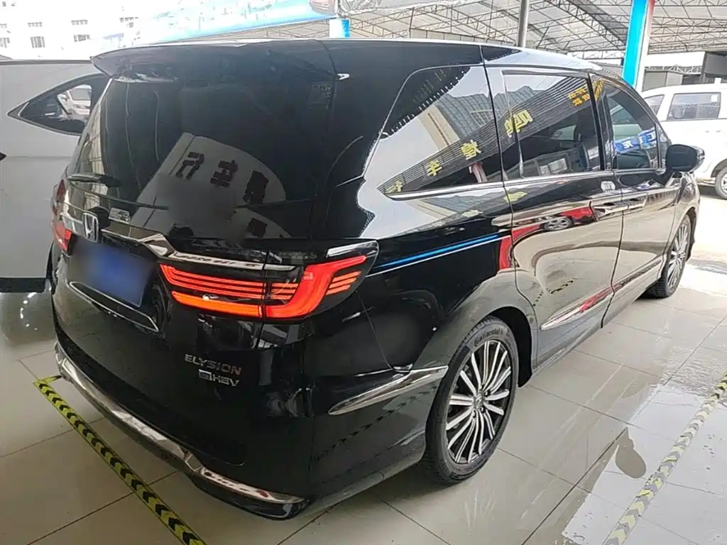 Elysion 2.0 L e:HEV Luxury Early Enjoyment
