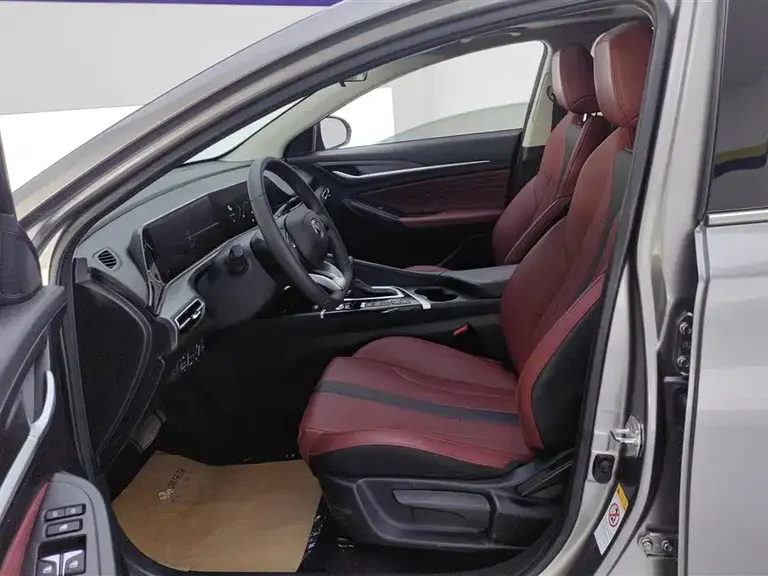 Changan Eado PLUS Blue Whale NE 1.4 T GDI DCT Distinguished