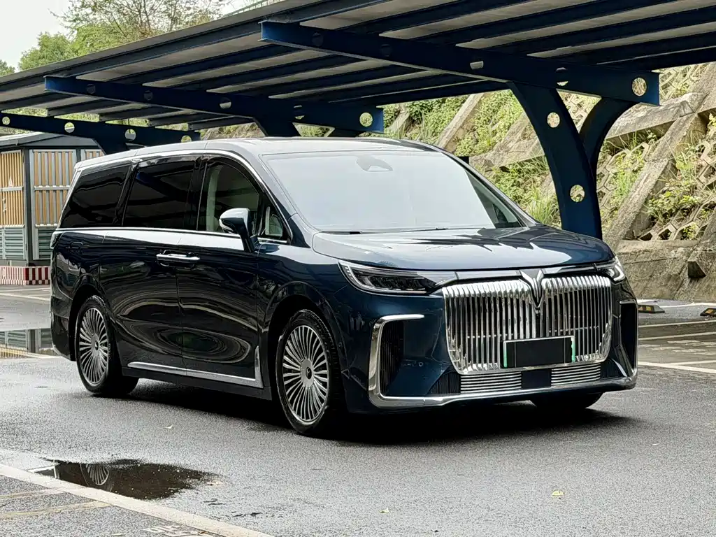 Voyah Dreamer PHEV 4 WD Flagship Kunpeng