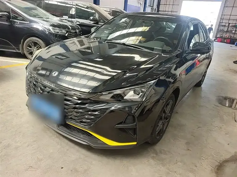 Dongfeng Yixuan Mach 1.5 T Auto Hunt Knight