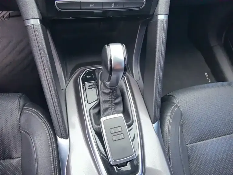 Renault Koleos 科雷傲 2017款 2.5 L 两驱尊贵版