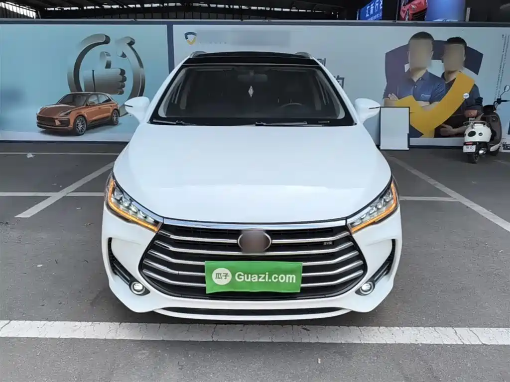 Song MAX 1.5 T Auto Connected Premium 6-seat