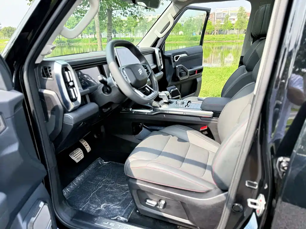 Jetour Traveller 2.0 T 4 WD Cross PRO+