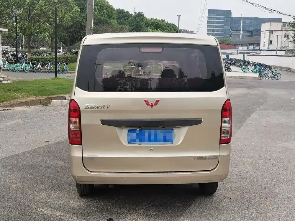 Wuling Rongguang V 1.5 L Standard