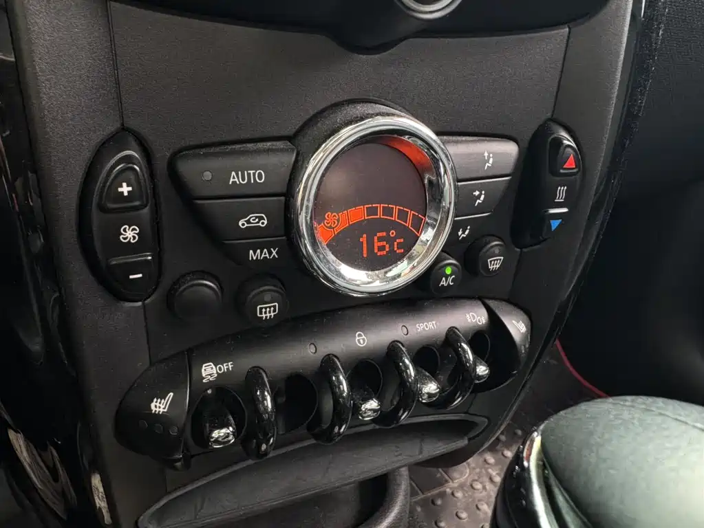 MINI COUNTRYMAN 1.6 T COOPER ALL4 Excitement