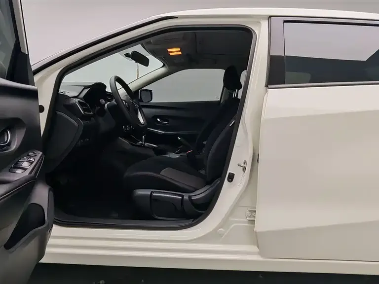 Nissan Lannia 1.6 L CVT Cool