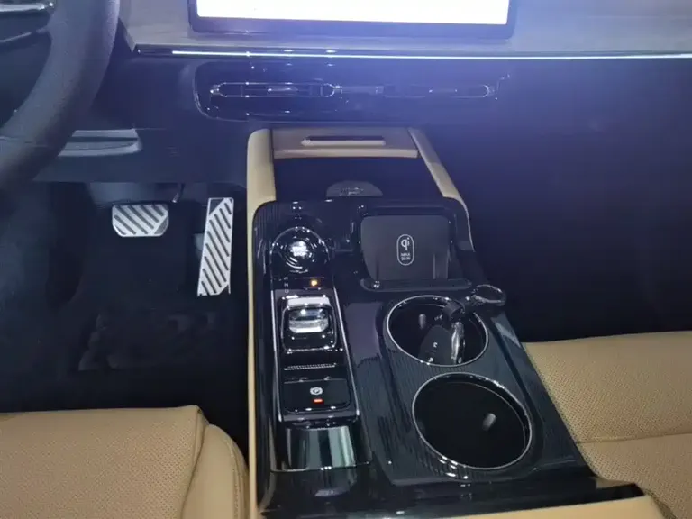GAC Trumpchi E8 NEV 传祺E8 PHEV 2024款 150 km MAX+