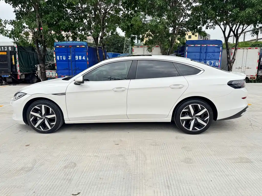 Lamando Lamando L 280 TSI DSG Super Hot Flagship
