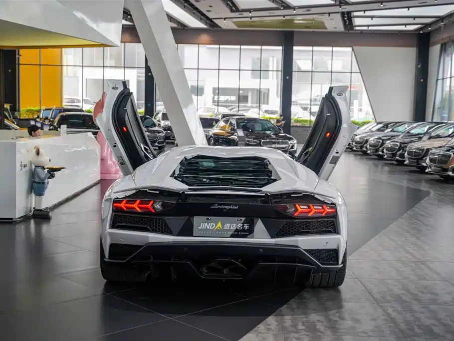 Aventador Aventador S