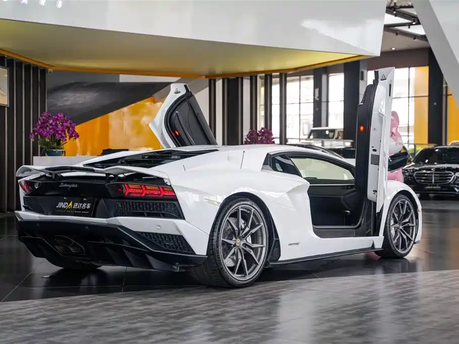 Aventador Aventador S