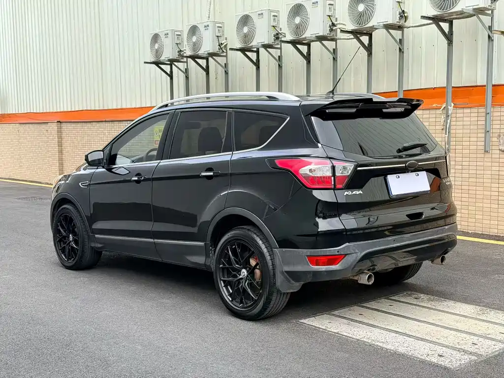 Kuga EcoBoost 245 4 WD Grand Wing