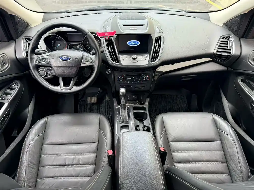 Kuga EcoBoost 245 4 WD Grand Wing