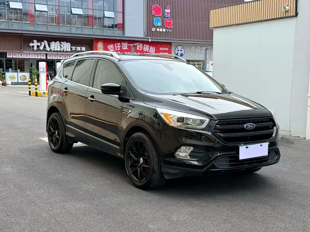 Kuga EcoBoost 245 4 WD Grand Wing