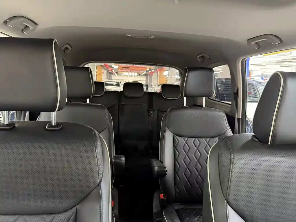 Wuling Jiachen 1.5 T CVT Premium Flagship