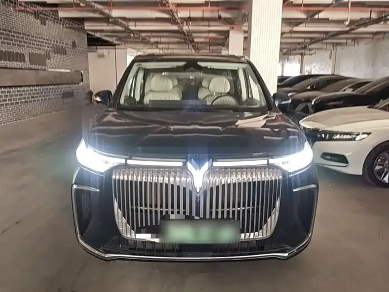 Voyah Dreamer PHEV 4 WD Flagship Kunpeng