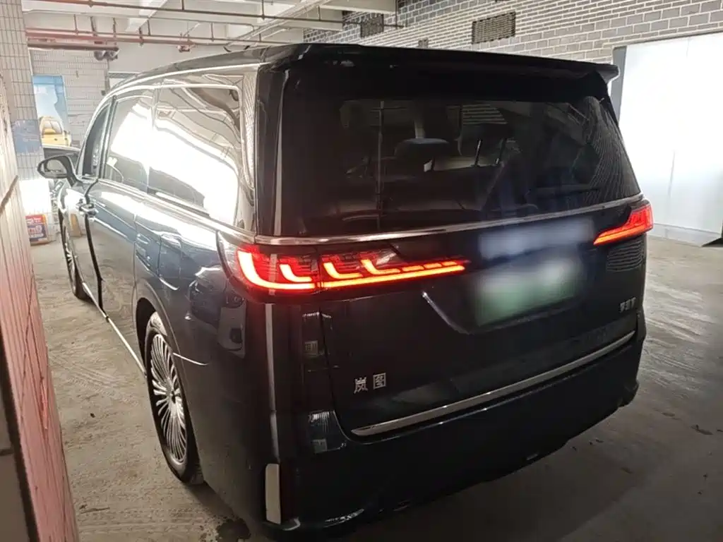 Voyah Dreamer PHEV 4 WD Flagship Kunpeng