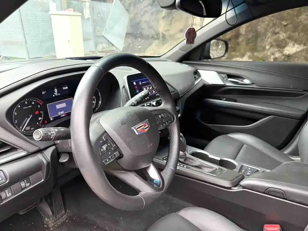 Cadillac CT4 28 T Luxury