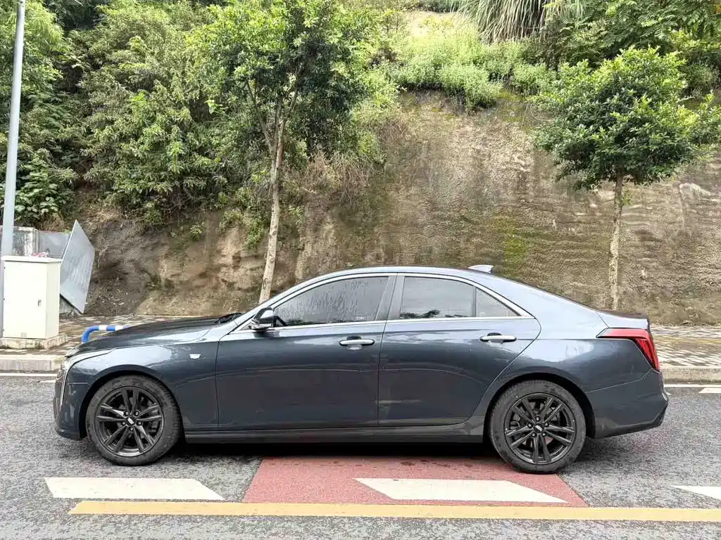Cadillac CT4 28 T Luxury