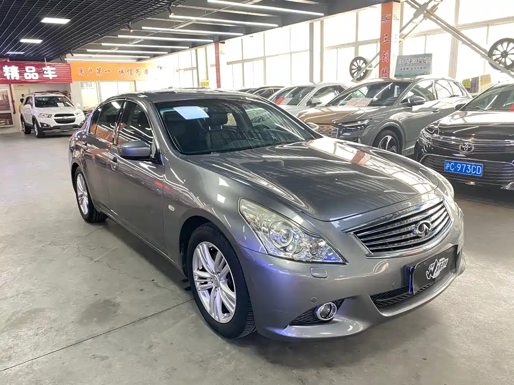 Infiniti G Series G25 Sedan Luxury Sport