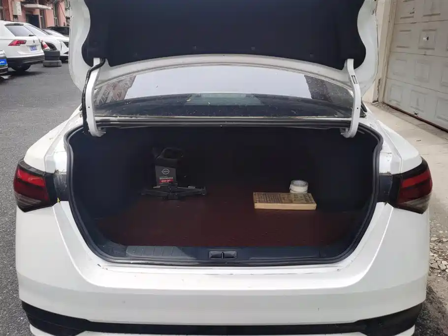 Sylphy 1.6 L CVT Joy