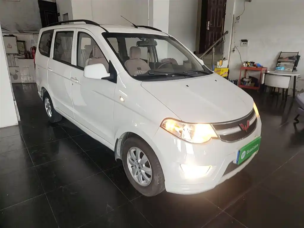 Wuling Hongguang 1.5 L S Standard