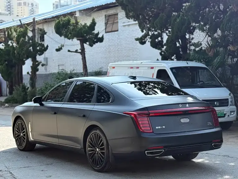 Hongqi H9 2.0 T Connected Flagship