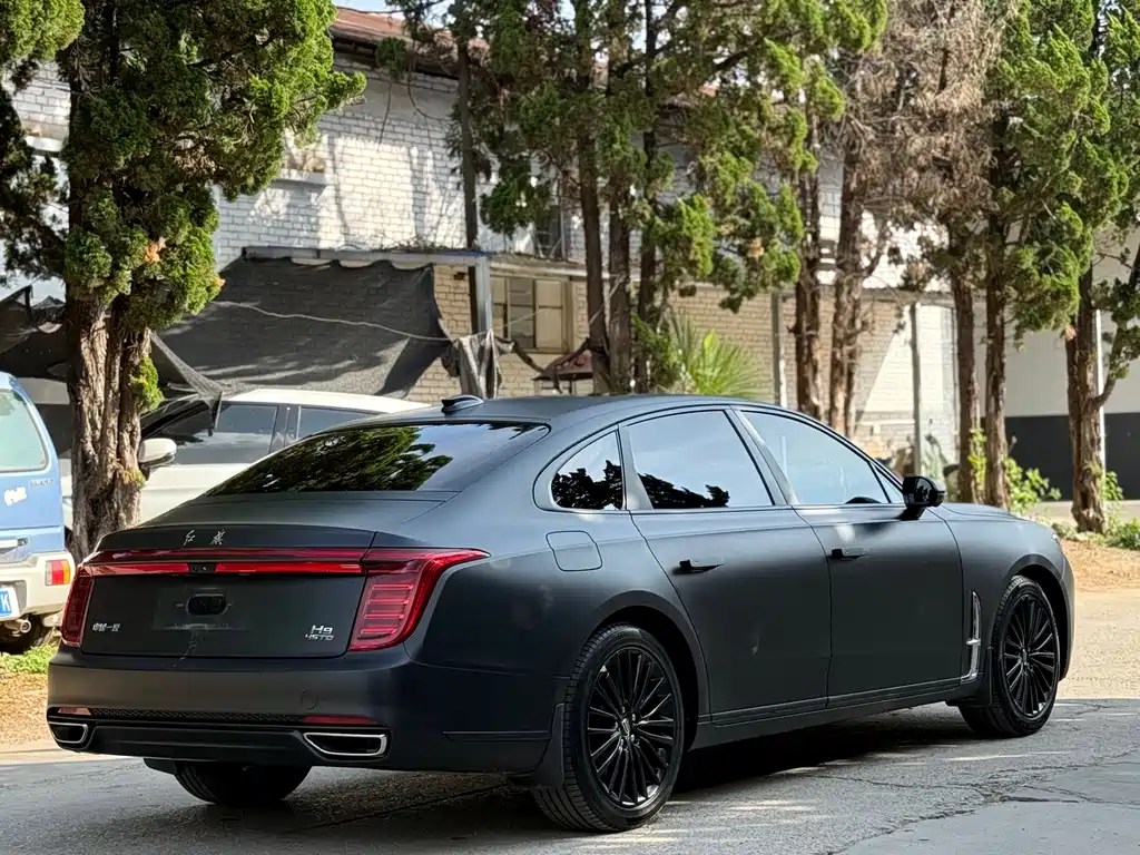 Hongqi H9 2.0 T Connected Flagship