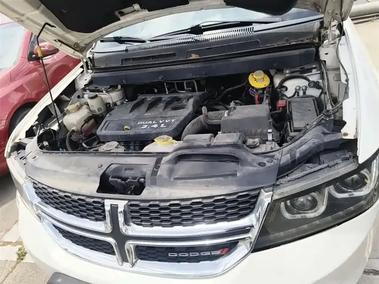 Dodge Journey 2.4 L 2 WD Premium Style