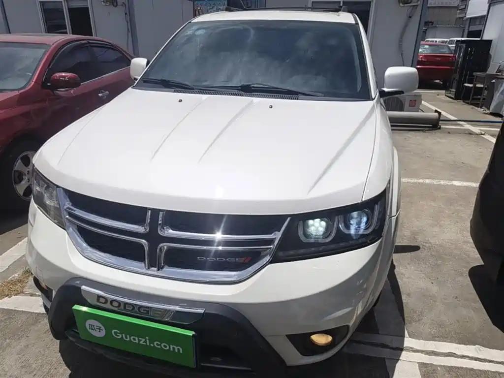 Journey 2.4 L 2 WD Premium Style