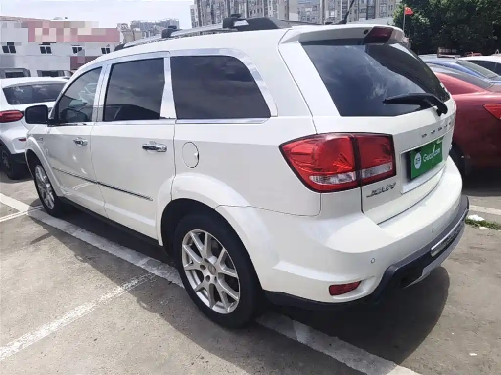 Journey 2.4 L 2 WD Premium Style