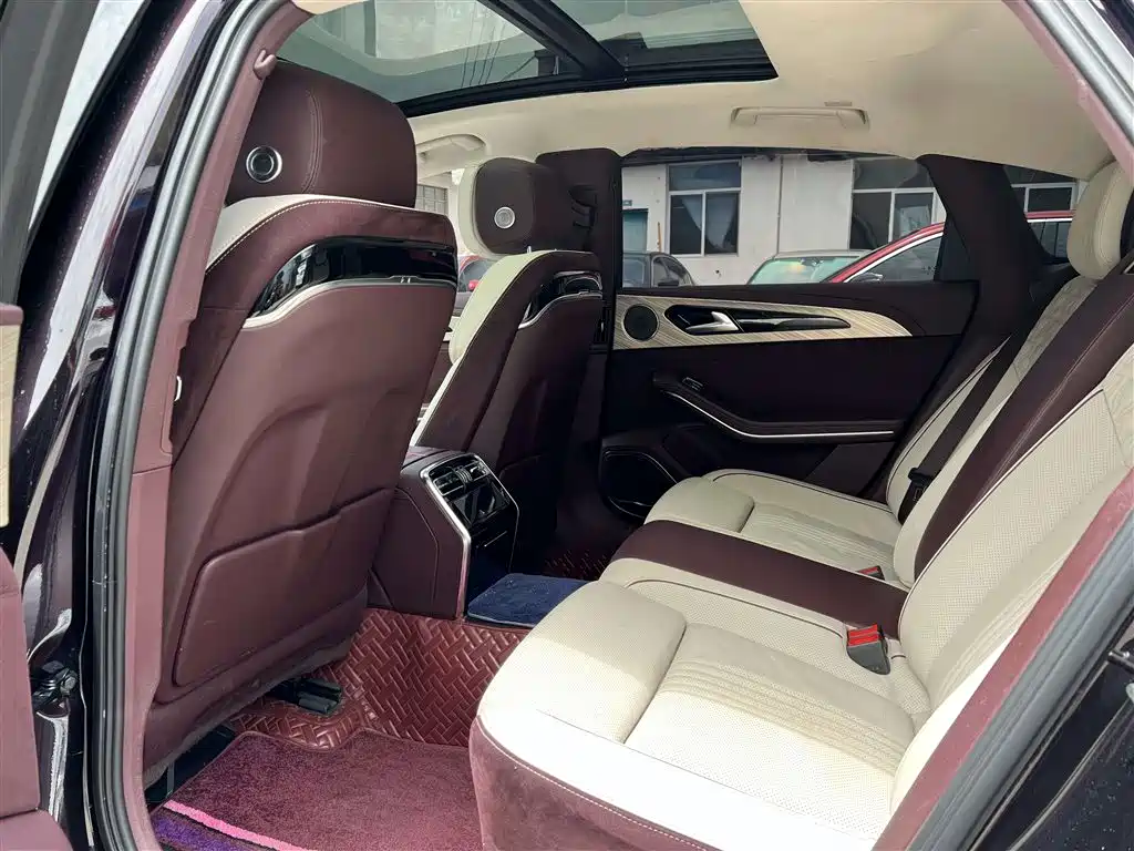 Hongqi H9 2.0 T Connected Flagship